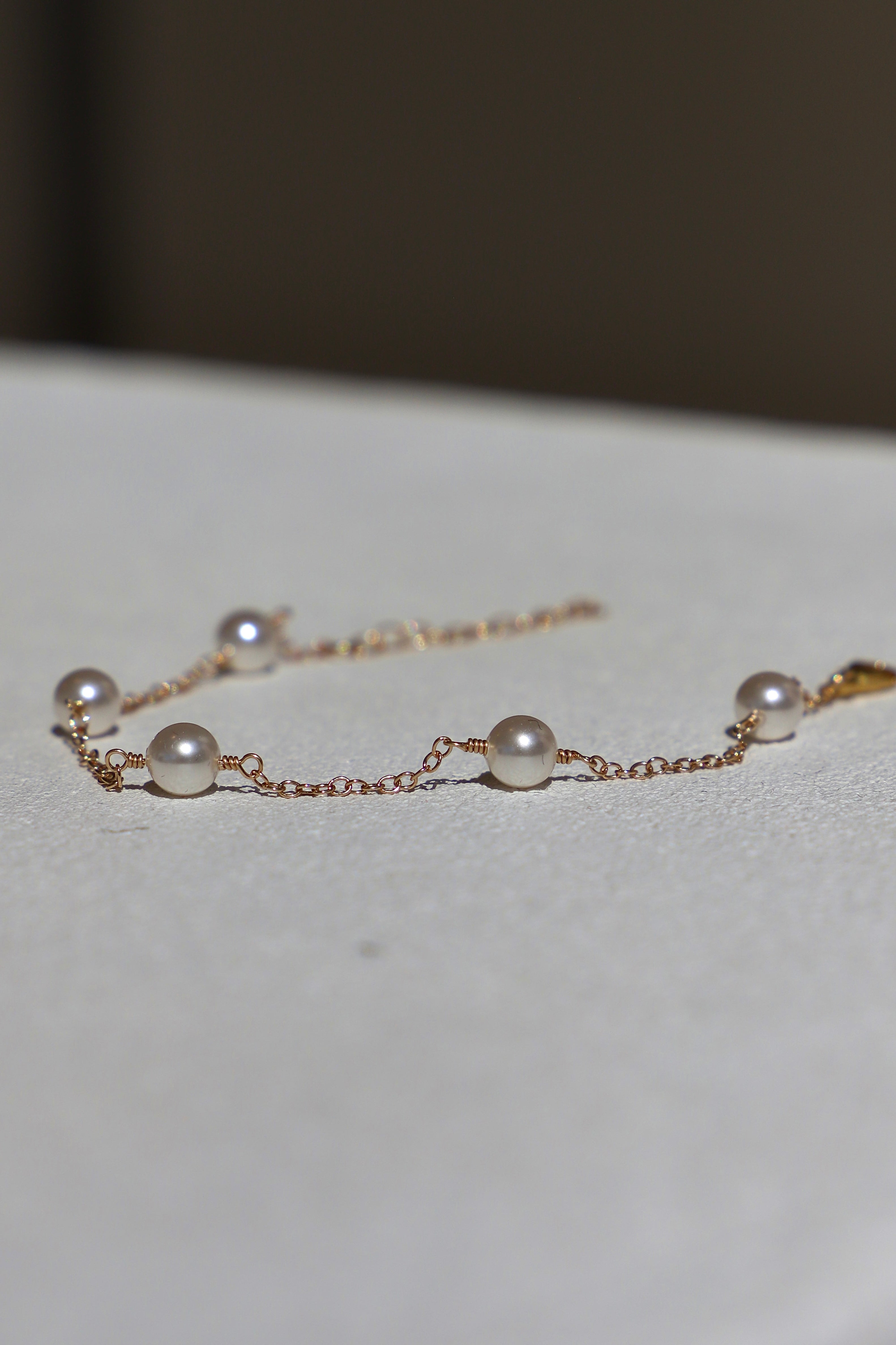 GOLD PEARL STATION BRACELET