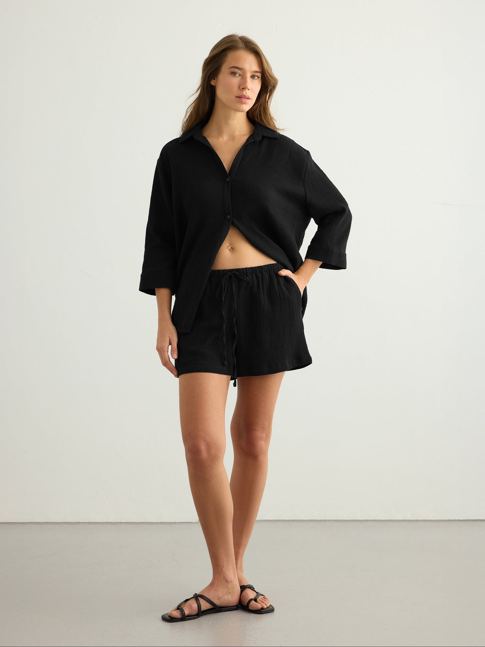 Aura Drawstring Shorts - Black