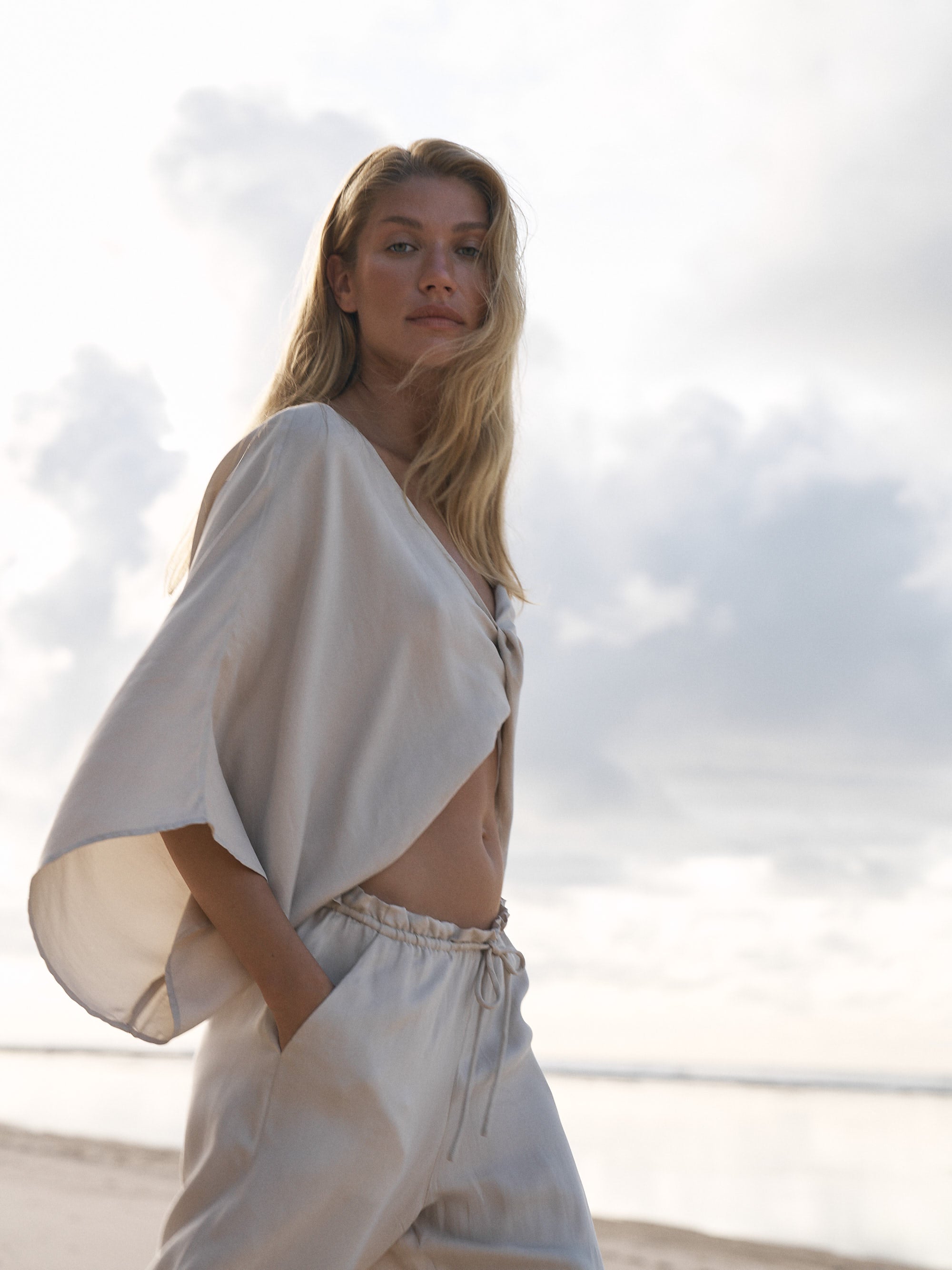 Lucid Knot Top - Sand