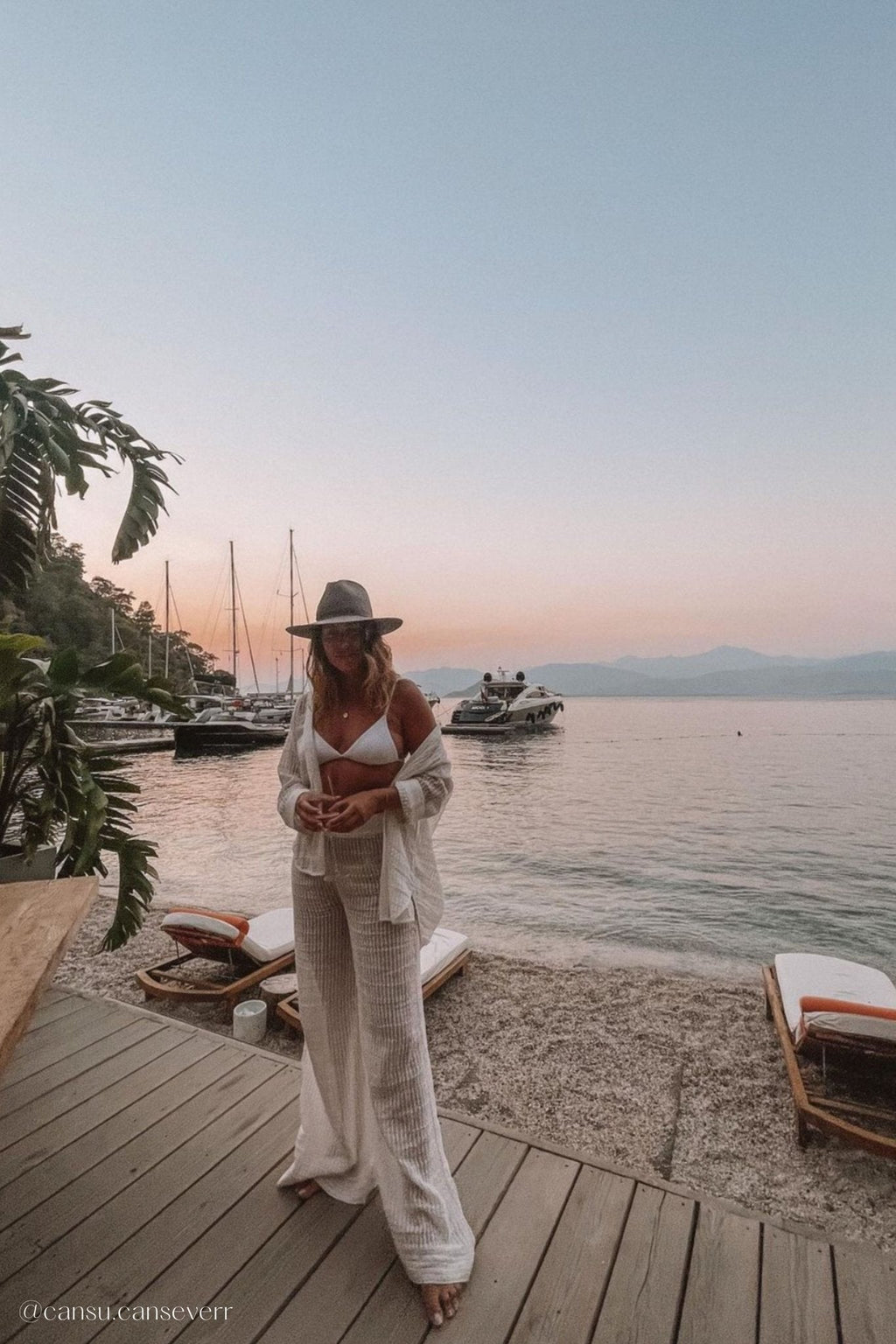 Voyage Set - White Stripes